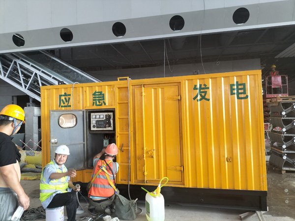 东乡怎样判断空气滤清器是否需要更换？